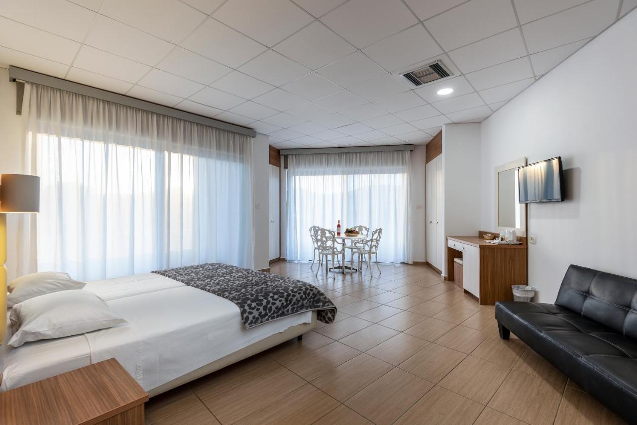 Royal Bay Suites 케팔로스 외부 사진