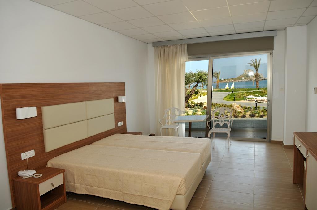 Royal Bay Suites 케팔로스 객실 사진